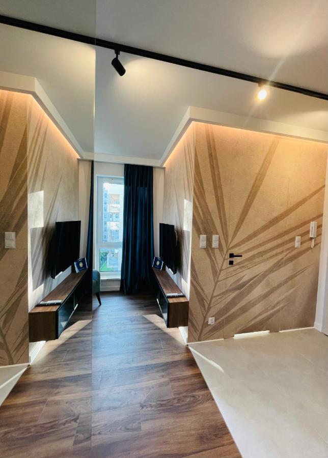 Apartamenty Zlota 15-Lotnicza Street เคียลเซ ภายนอก รูปภาพ